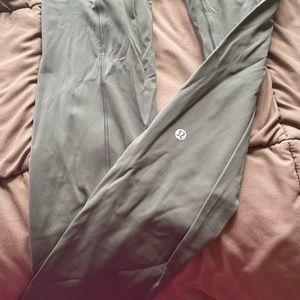 Olive Lululemon legging